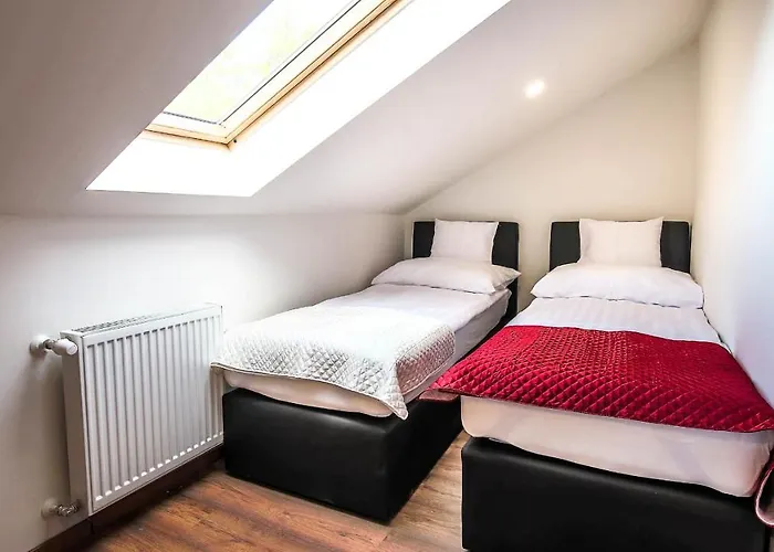 White 2 アパート