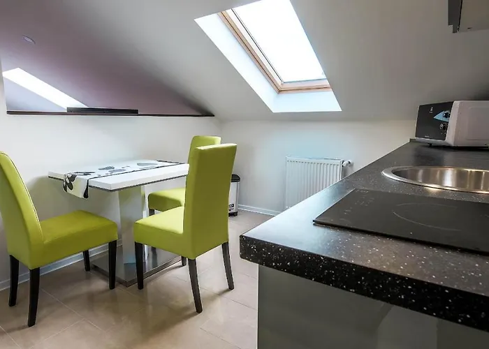 アパート White 2 シオーフォク